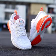 air tekking shoes - white